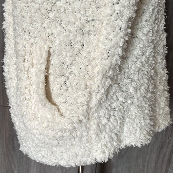 NEW DIRECTIONS Vest - Picture 6 of 11